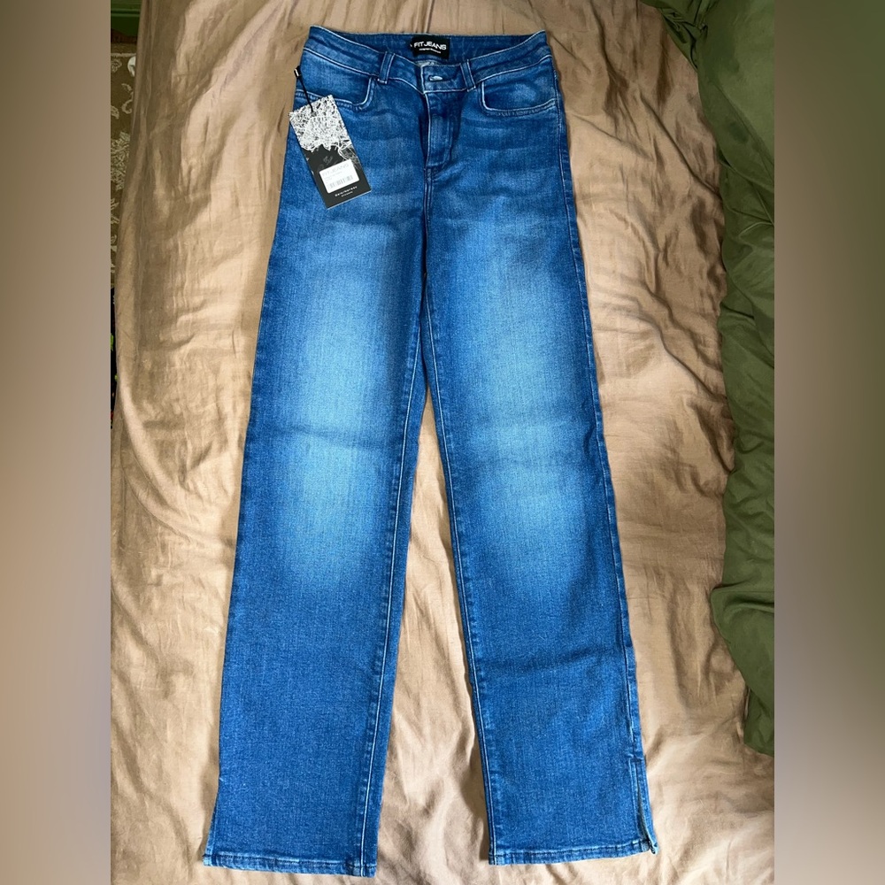 FITJEANS Azure Blue Straight Leg